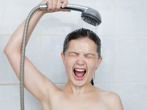 Ученые: холодный душ полезен для здоровья