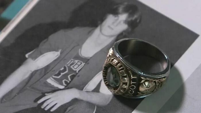 Потерянное 30 лет назад кольцо нашлось на другом континенте