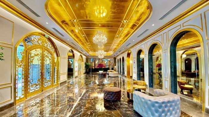 Во Вьетнаме открылся покрытый золотом отель (фото)