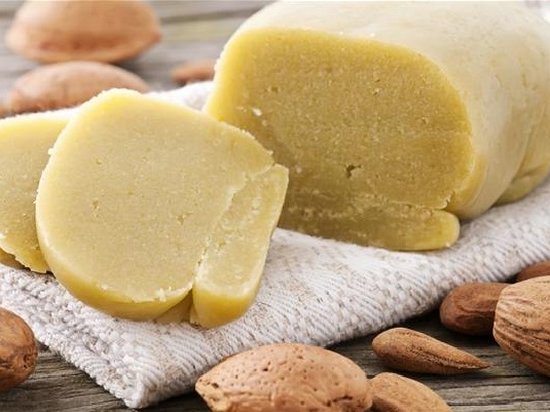 Эксперты назвали самые опасные продукты для праздничного стола