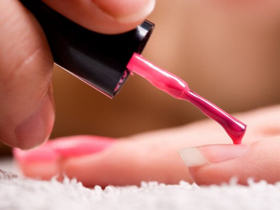 Как сделать красивый маникюр дешево и безопасно?