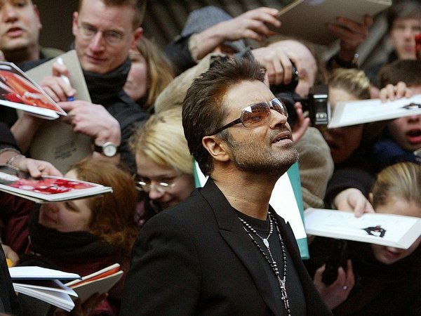 Умер известный британский певец Джордж Майкл