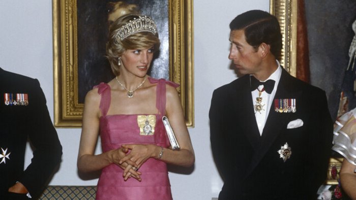 Принц Чарльз перед свадьбой с принцессой Дианой признался, что не любил ее