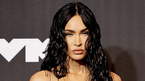 Меган Фокс представит сборник стихов о тайнах и грехах мужчин