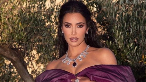 Ким Кардашьян напугала фанов загадочной фотографией