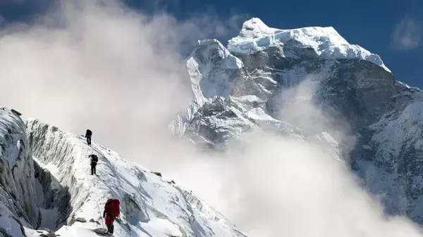 Двое альпинистов побили собственные рекорды по количеству успешных восхожде...