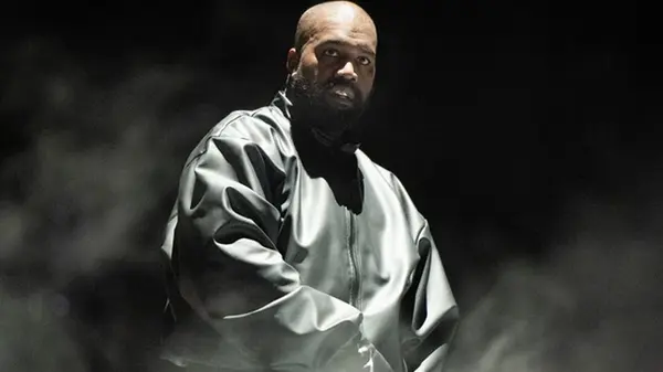 Канье Уэст окончательно изменил имя и фамилию