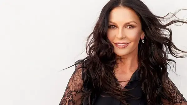 Кэтрин Зета-Джонс опровергла слухи о разводе с Майклом Дугласом