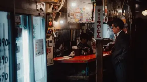 «Слишком много жалуются»: в Токио паб запретил вход посетителям старше 40 лет