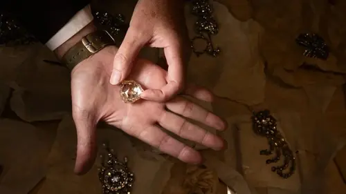 В забытом чемодане нашли бриллиант в 137 карат, считавшийся безвозвратно ут...