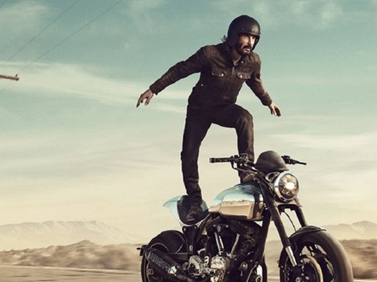 Киану Ривз снялся в рекламе стоя на мотоцикле (фото, видео)