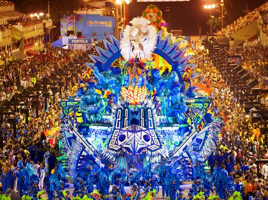 Грандиозный карнавал в Бразилии