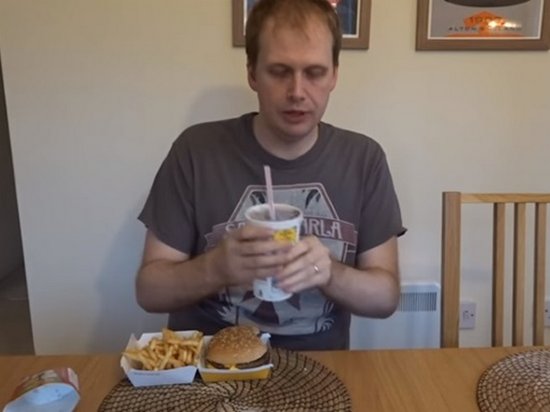 Питавшийся фастфудом мужчина за неделю похудел (видео)