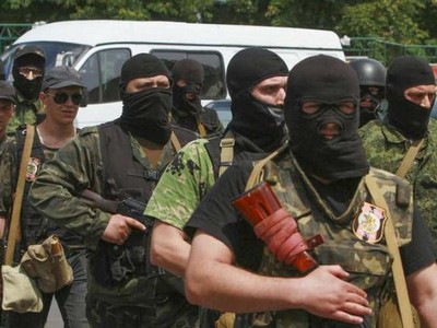 В Донецке «парламент ДНР» окружила бронетехника и вооруженные лица