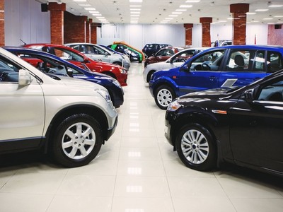 Продажи новых автомобилей в Украине рухнули на 63%