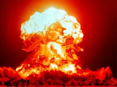 США испытали сверхновую ядерную бомбу