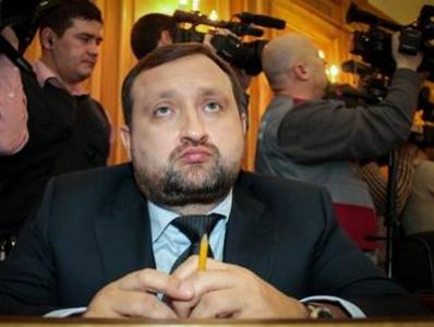 Соратник Януковича Сергей Арбузов решил судиться с ГПУ