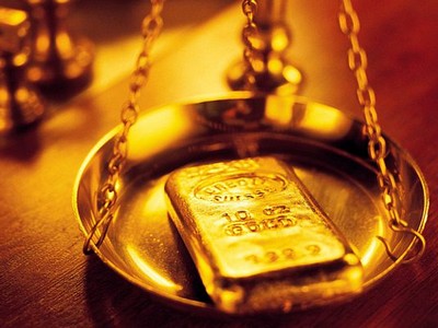 Цены на золото упали до пятилетнего минимума