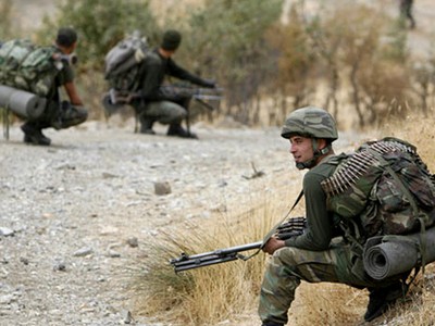 Турция экстренно направила войска к границе с Сирией