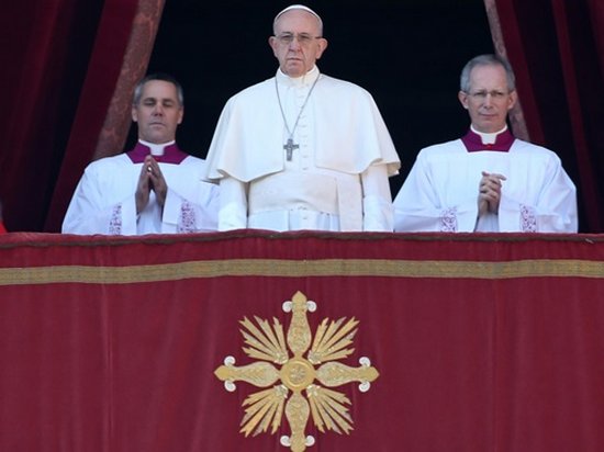 Папа Римский призвал мир принимать больше беженцев