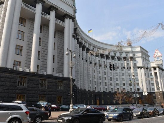 В Кабмине уточнили, когда средняя зарплата в Украине будет 10 000 гривен