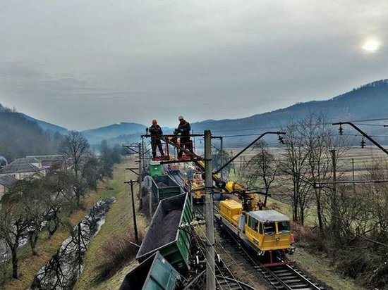 В Закарпатской области произошла масштабная железнодорожная авария (видео)