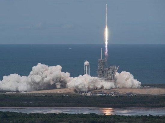 Ракета Илона Маска не вывела на орбиту американский спутник — СМИ