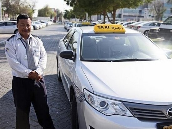 В ОАЭ будут штрафовать молящихся на обочинах водителей