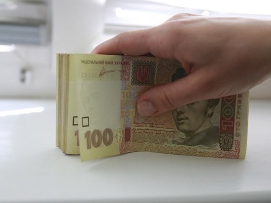 В Украине средняя зарплата доросла почти до 9 тысяч гривен