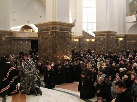 Православные христиане отмечают Прощеное воскресенье