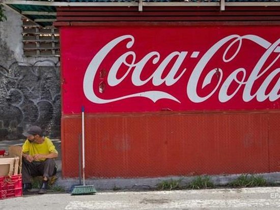 Прибыль компании Coca-Cola упала в 5 раз