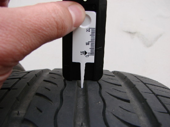 Протектор на шинах изношен: как это определить?