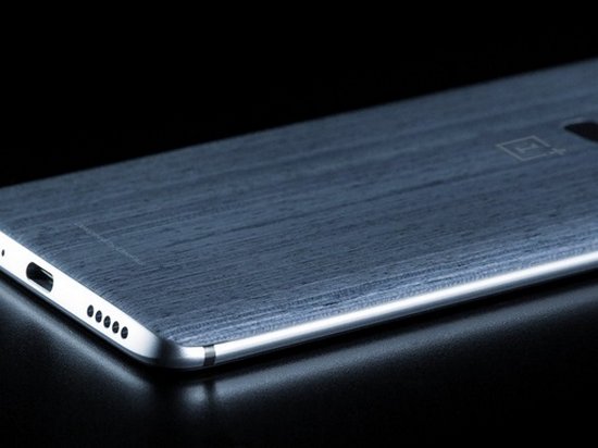 OnePlus 6: в Сети появилось «живое» фото флагмана