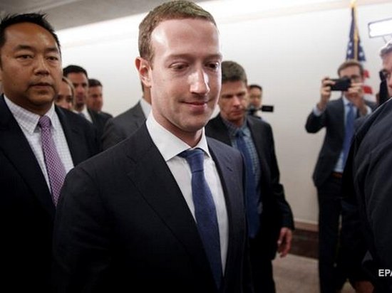 Марк Цукерберг извинился за утечку данных из Facebook