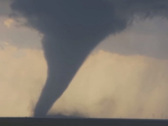 В Сети показали красочное таймлапс-видео шторма