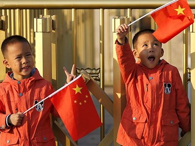 В Китае семьям разрешили иметь двух детей