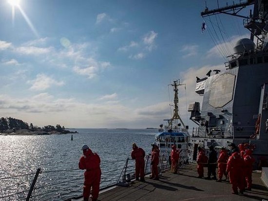 Стрелявший по Сирии эсминец США прибыл в Хельсинки