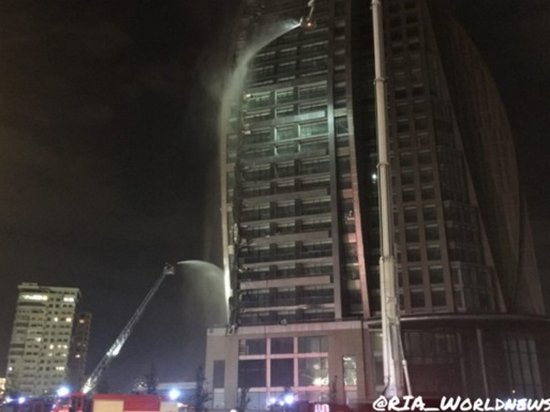 В Баку вновь горело здание Trump Tower (видео)
