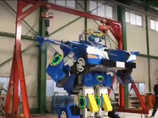 В Японии создали робота-трансформера (видео)