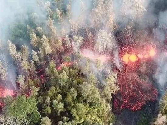 На Гавайях извержение вулкана: объявлена эвакуация жителей (видео)