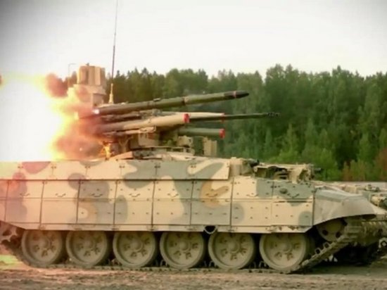 В РФ показали испытания боевой машины «Терминатор» (видео)