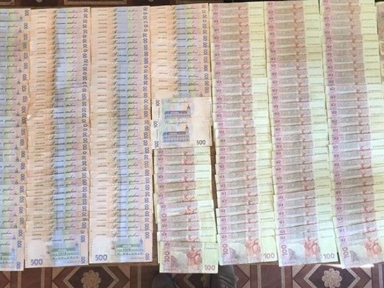 Военного прокурора пытались подкупить за 100 тысяч гривен