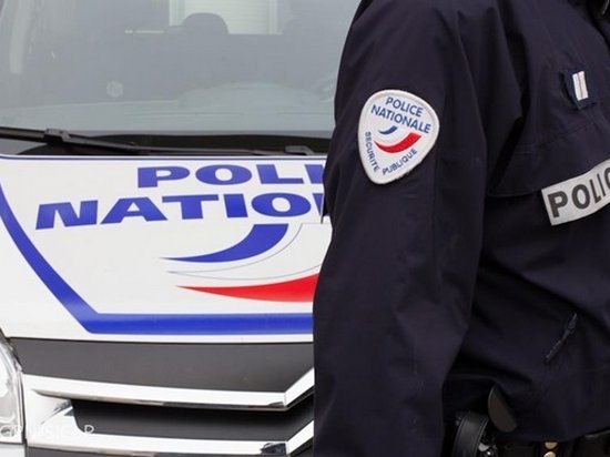 Неизвестный с ножом напал на прохожих в Париже
