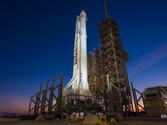 SpaceX запустила Falcon 9 с семью спутниками (видео)