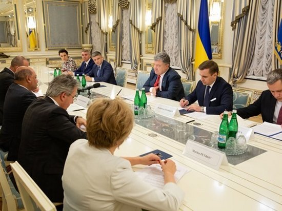 Порошенко призвал главу ЕБРР удвоить финансирование проектов в Украине