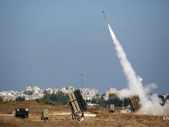 Израиль подвергся крупнейшему обстрелу за 4 года
