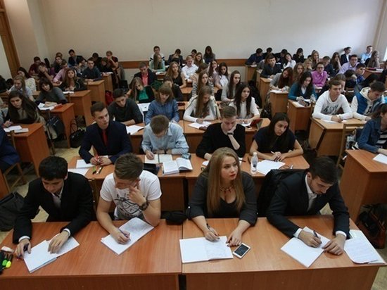 В Украине сегодня абитуриенты пишут ВНО по биологии