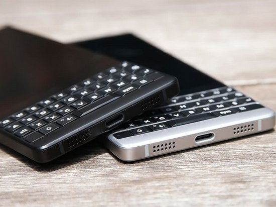 Представлен новый QWERTY-смартфон BlackBerry (фото)