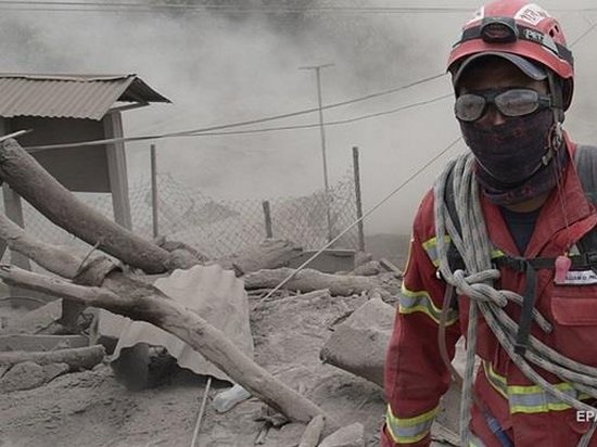 Извержение вулкана в Гватемале: погибли более 100 человек