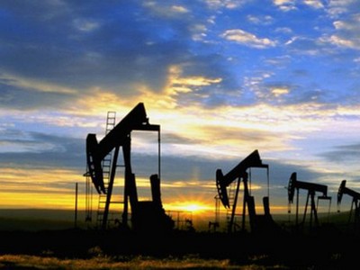 Цена нефти опустилась ниже $33